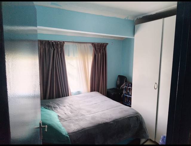 4 BEDROOM FREESTANDING FOR SALE IN WYEBANK